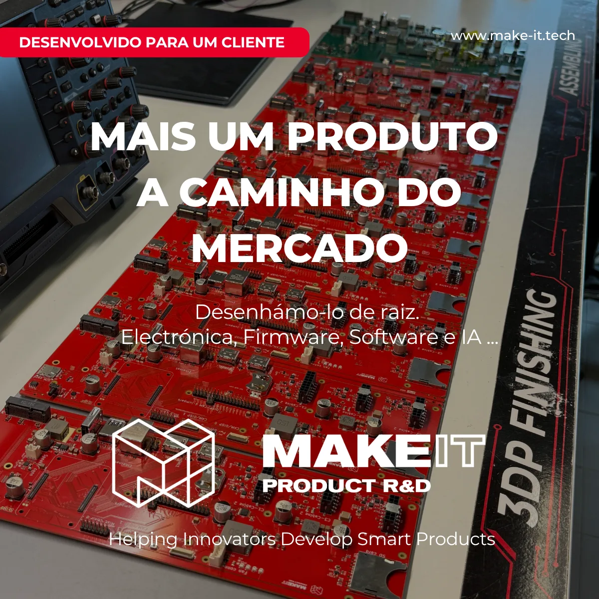 PCBA vermelha de um produto em pré-série, pronta para integração